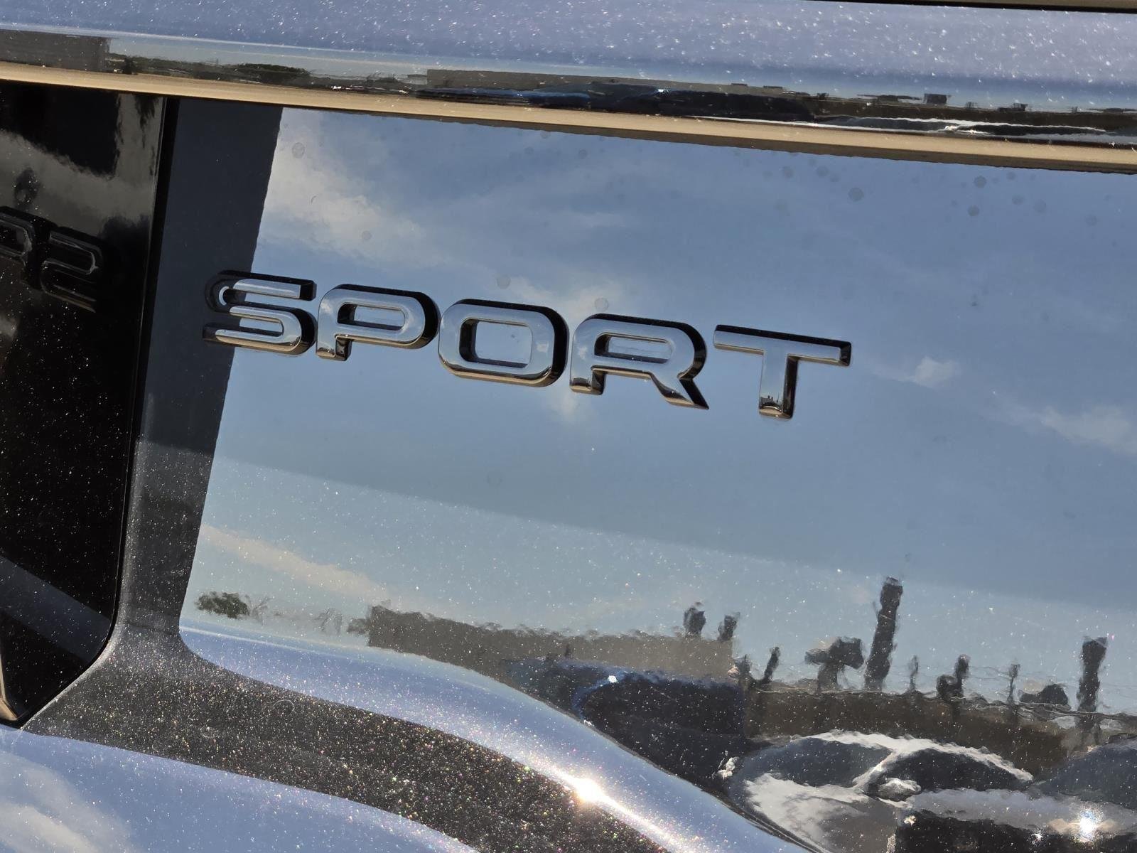 New 2026 Santorini Black LAND ROVER Landmark Edition image 10