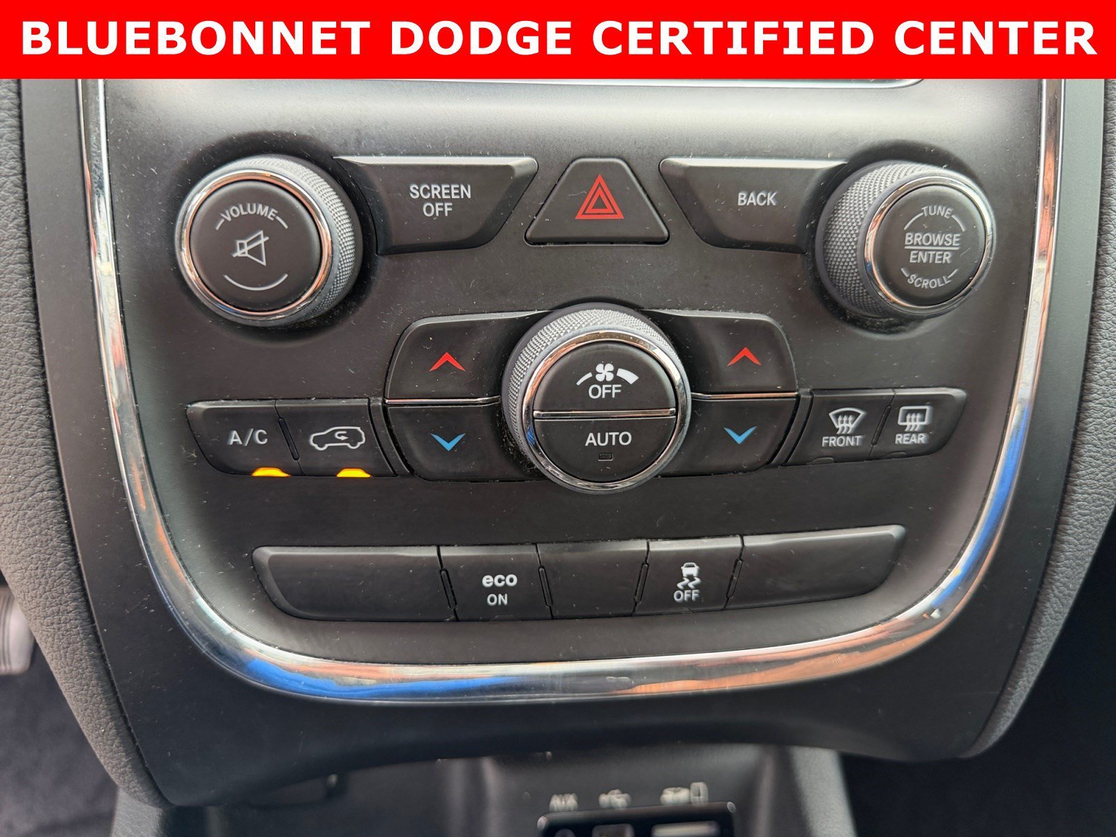 Used 2015 Brilliant Black Crystal Pearlcoat Dodge SXT image 16