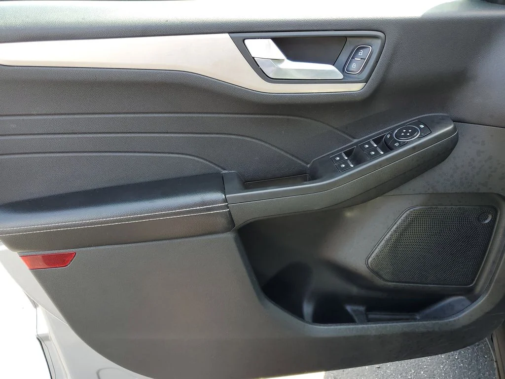 Certified Used 2021 Iconic Silver Metallic Ford SE image 17