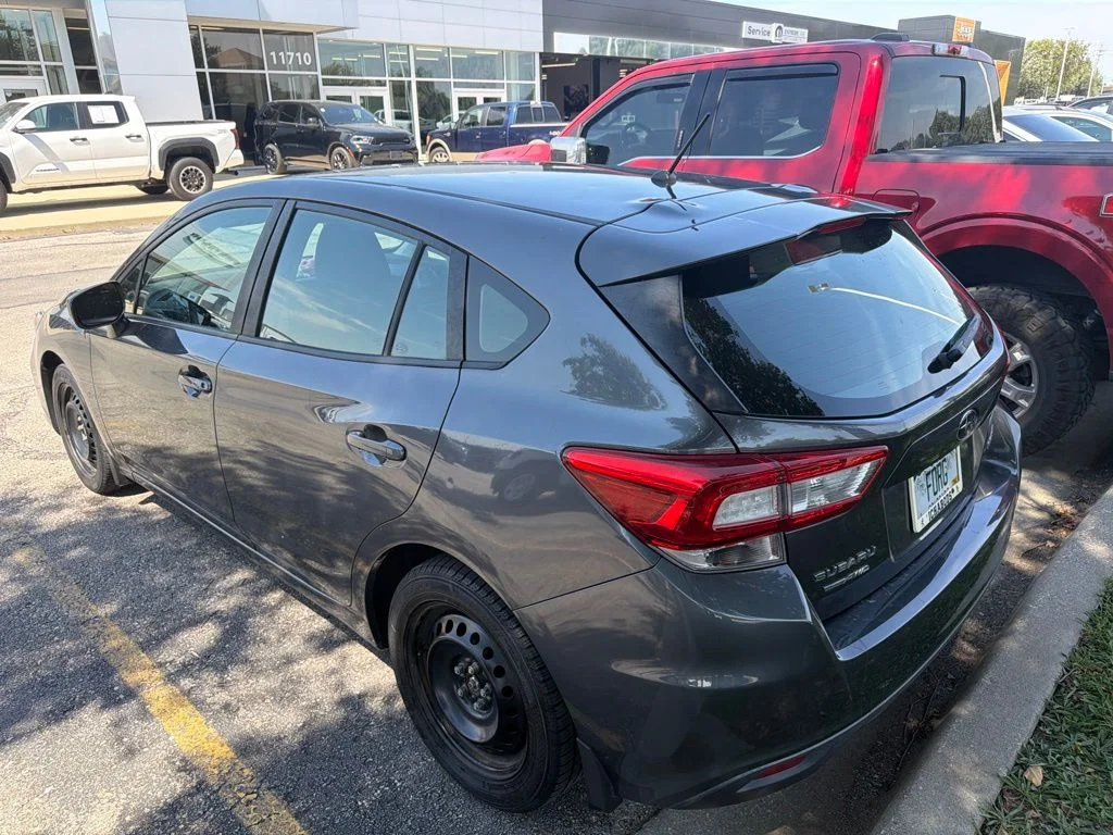 Used 2018 Gray Subaru 2.0i image 9