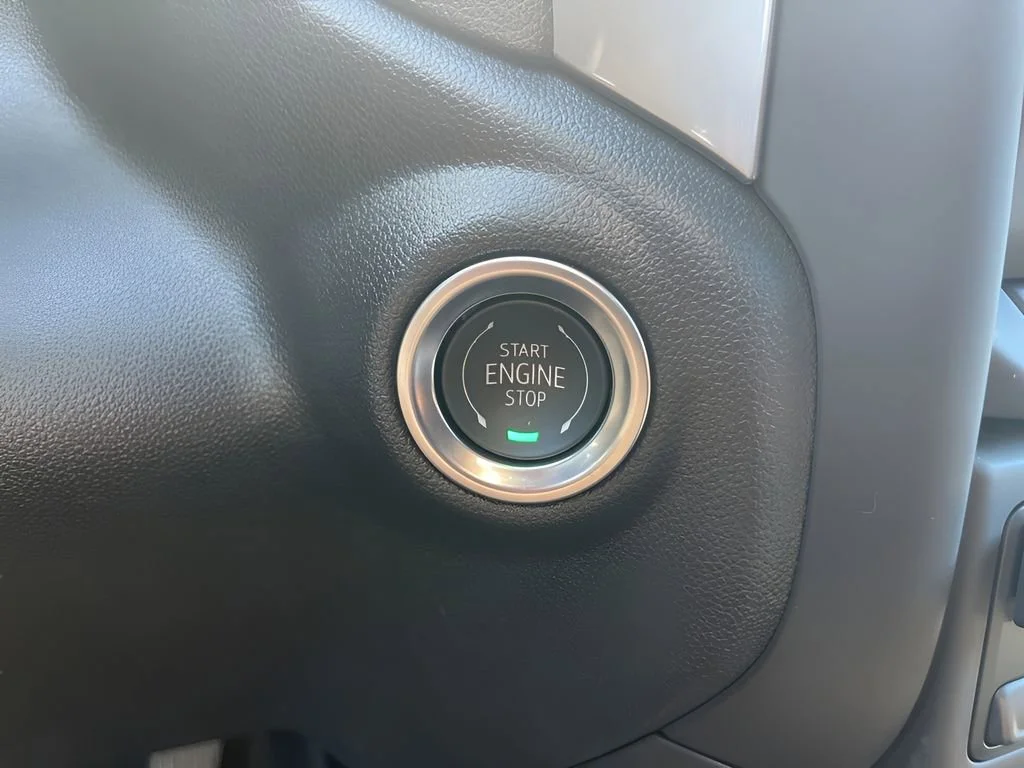 Used 2025 Summit White Chevrolet Custom image 21