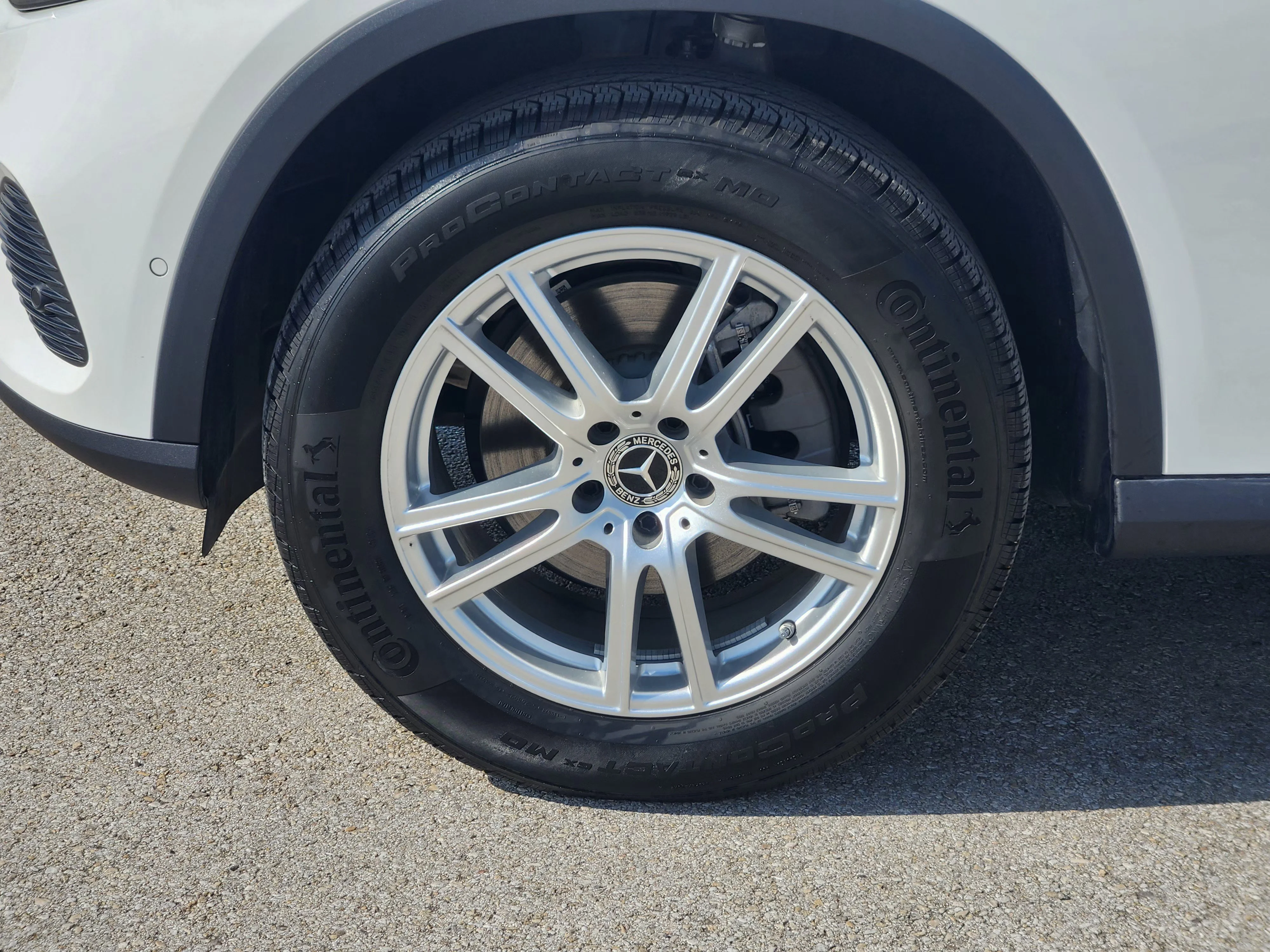 Used 2025  Mercedes-Benz GLC 300 Base image 10