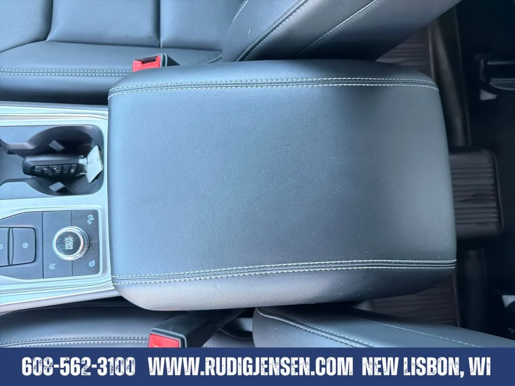 Used 2024 Blue Ford XLT image 25