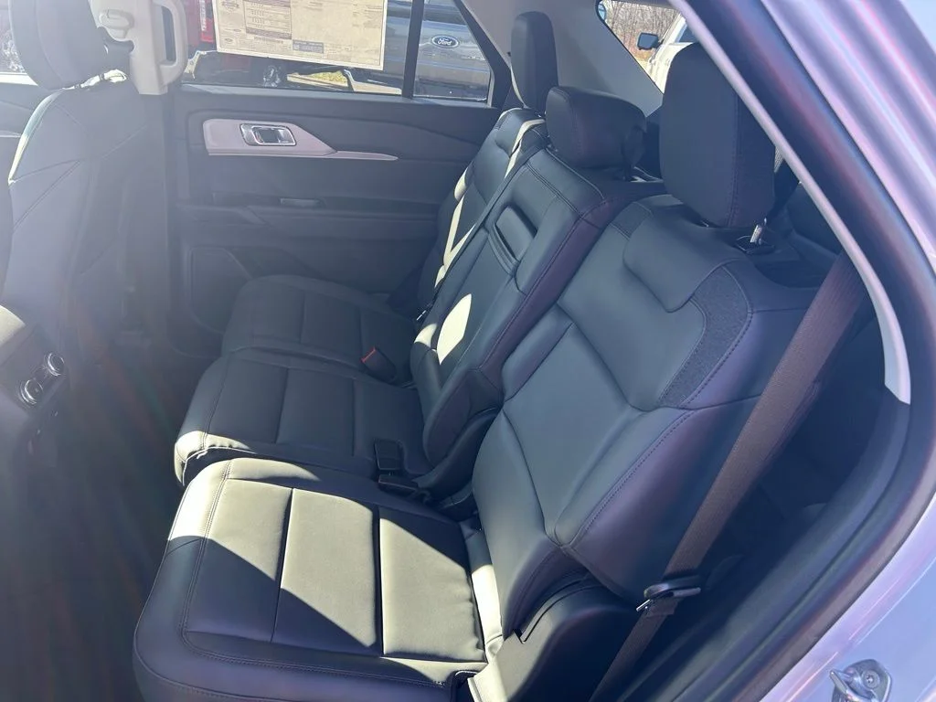 New 2026 Space White Metallic Ford Active image 11