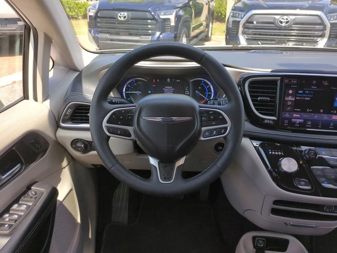 Used 2024 Bright White Clearcoat Chrysler Hybrid Select image 15
