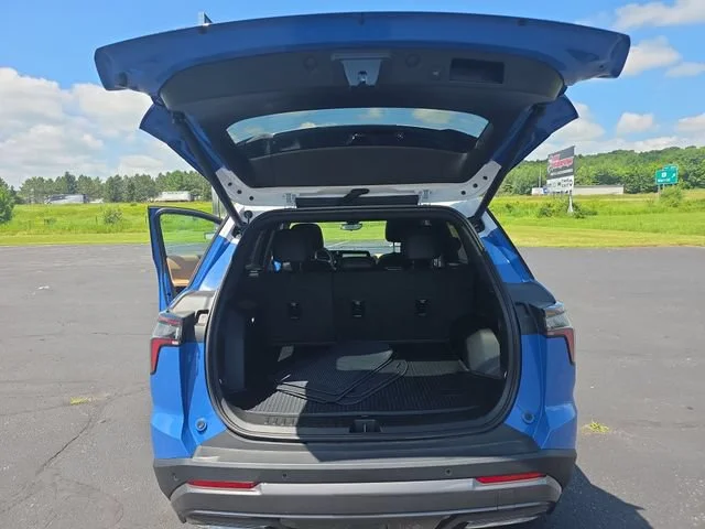 Used 2025 Reef Blue Metallic Chevrolet ACTIV image 27