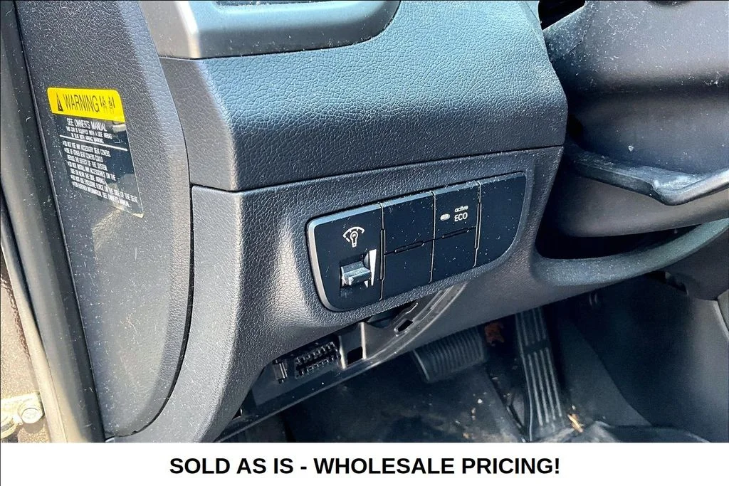 Used 2012 Black Hyundai Base image 10