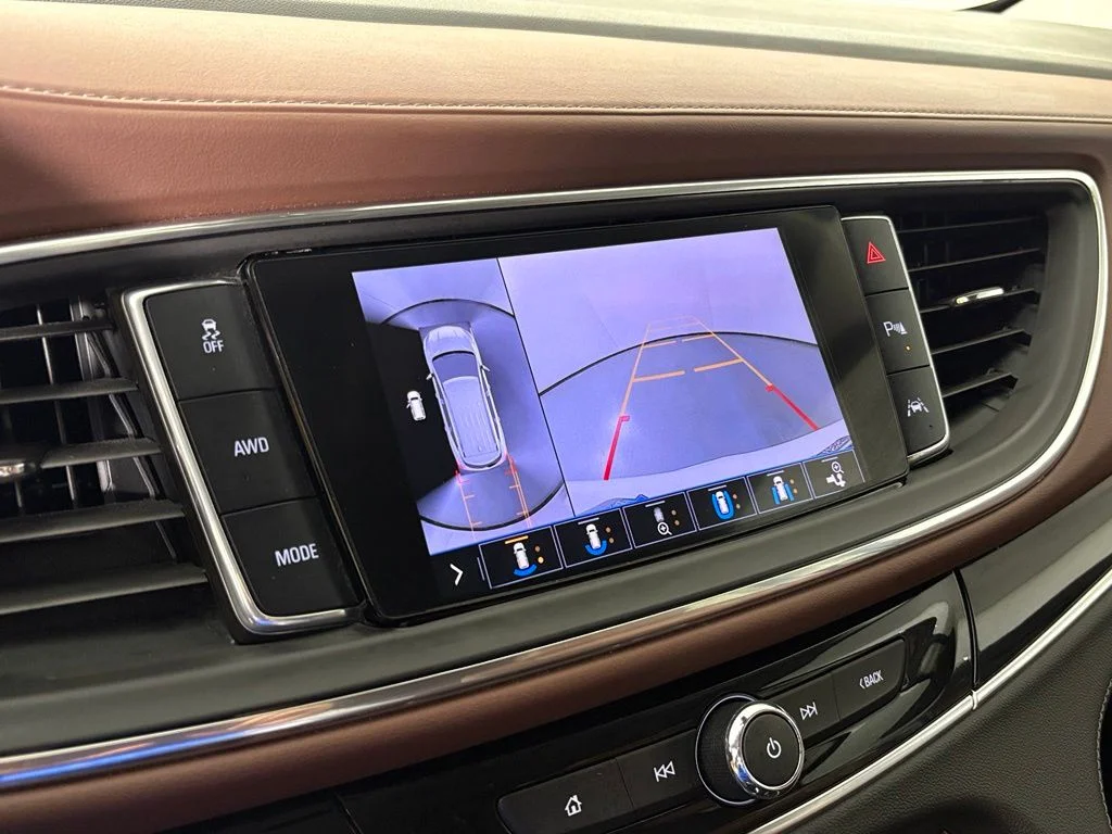 Used 2020 White Buick Avenir image 27