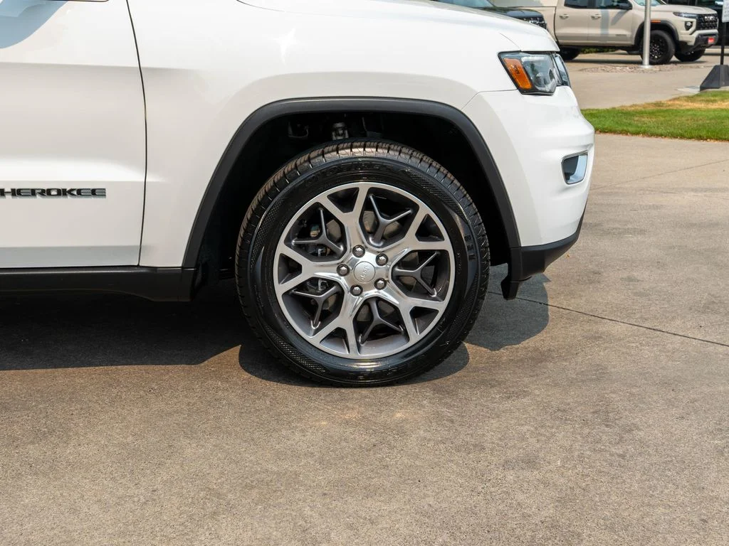 Used 2021 White Jeep Limited image 39