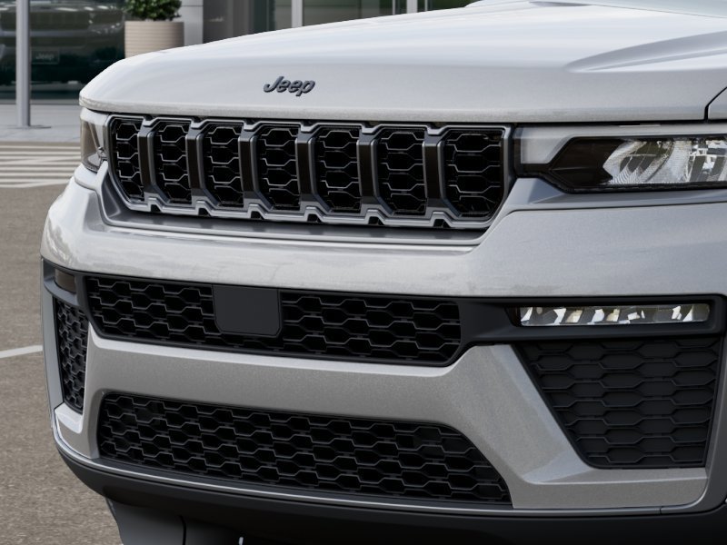 New 2026 Silver Zynith Exterior Paint Jeep Limited image 11