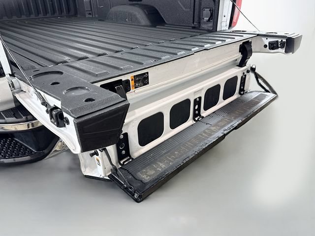 Used 2024 Summit White GMC SLE image 31