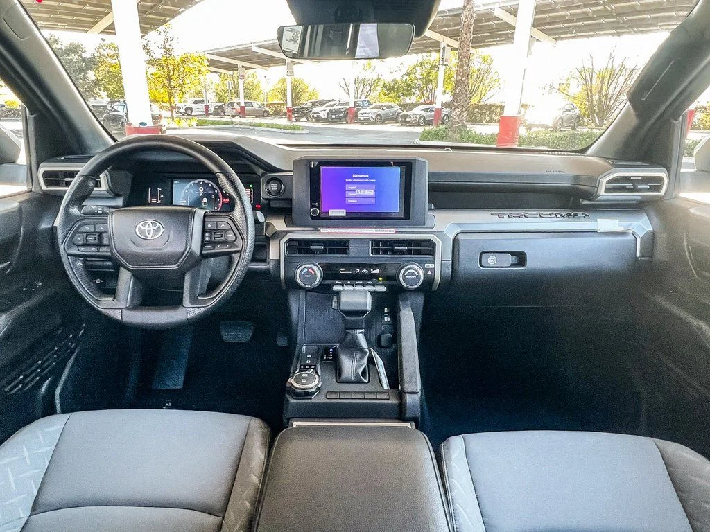 2026 Toyota Tacoma SR5 - Photo 11