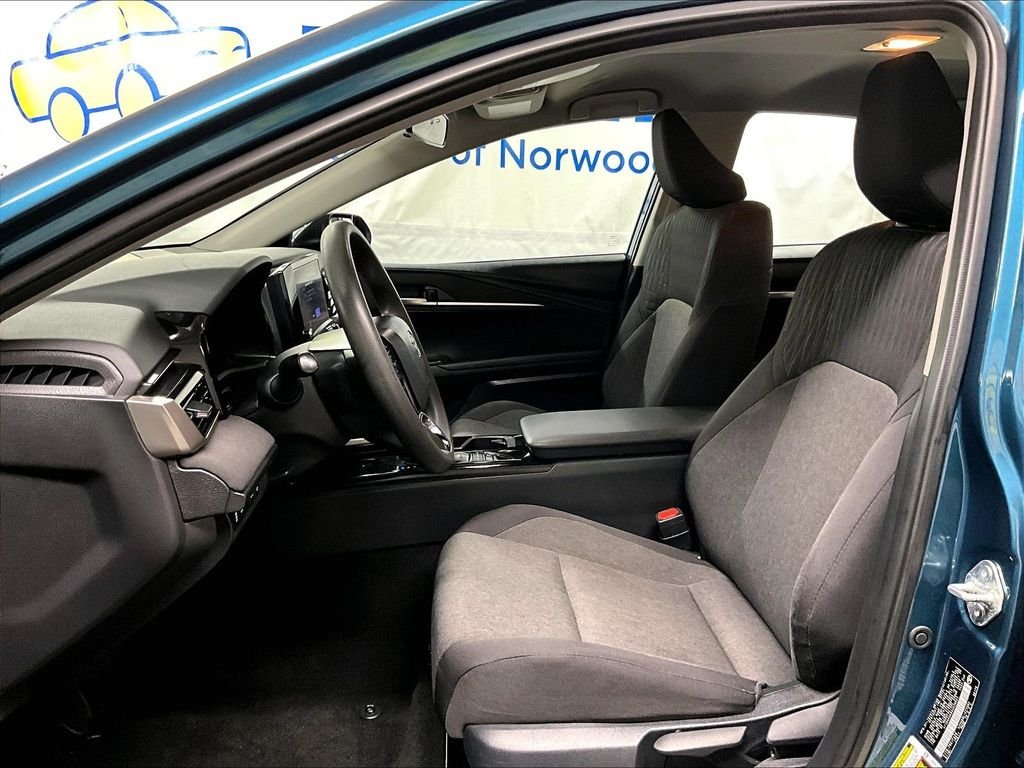 Used 2025  Toyota LE image 10