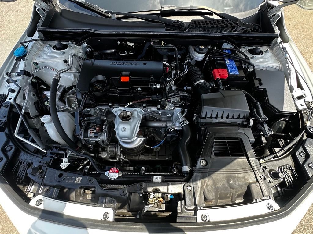 Used 2024  Honda LX image 15