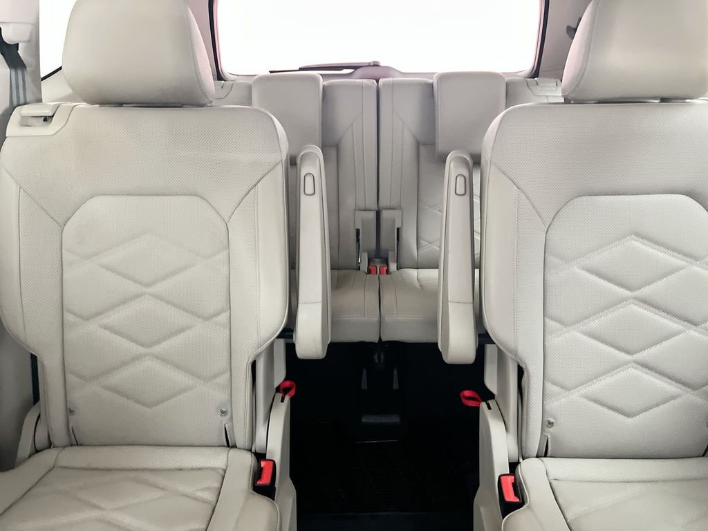 2024 Volkswagen Atlas SE w/Tech - Photo 12