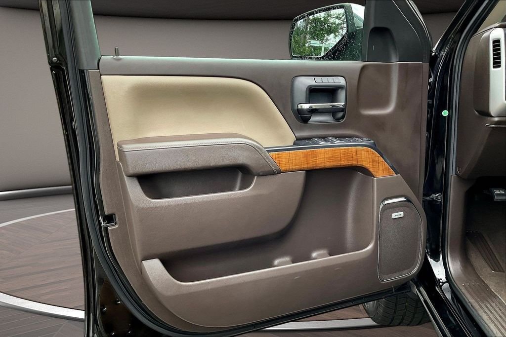 Used 2018 Black GMC SLT image 22