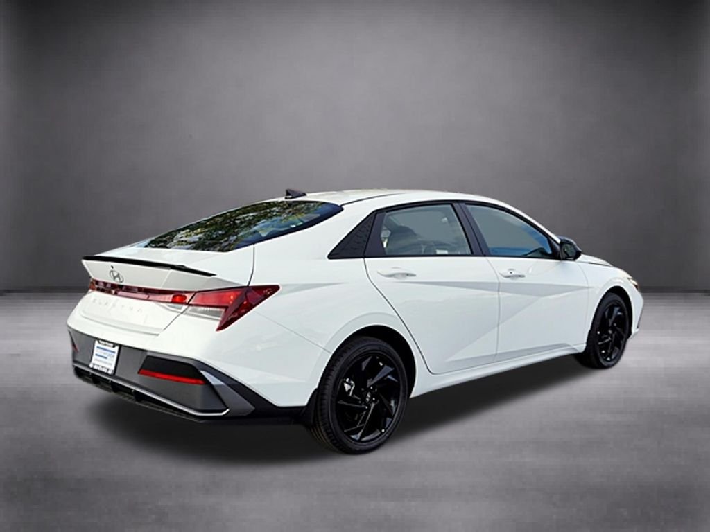 New 2026 White Hyundai SEL Sport image 9