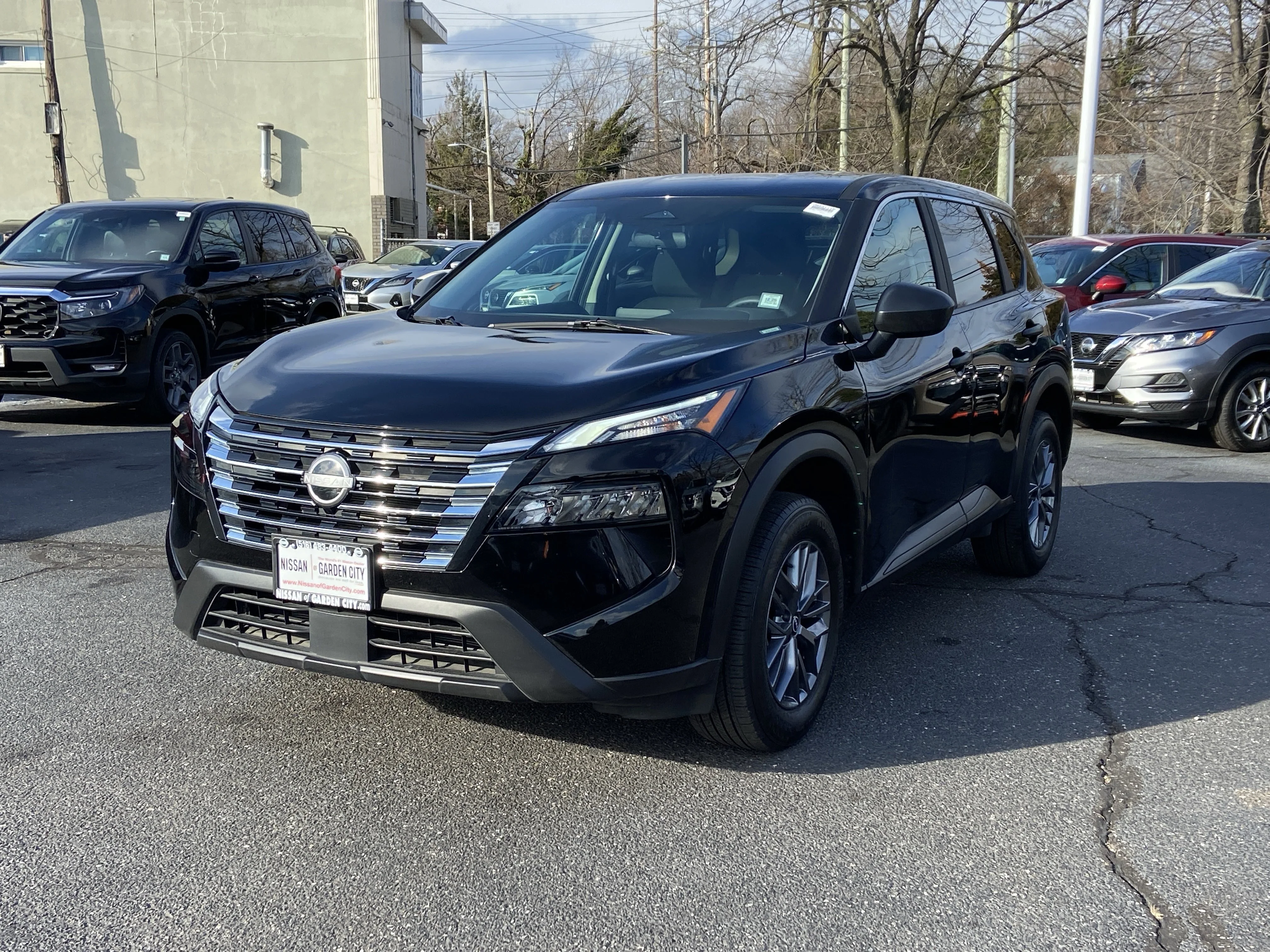 Certified Used 2025 Super Black Nissan S image 7