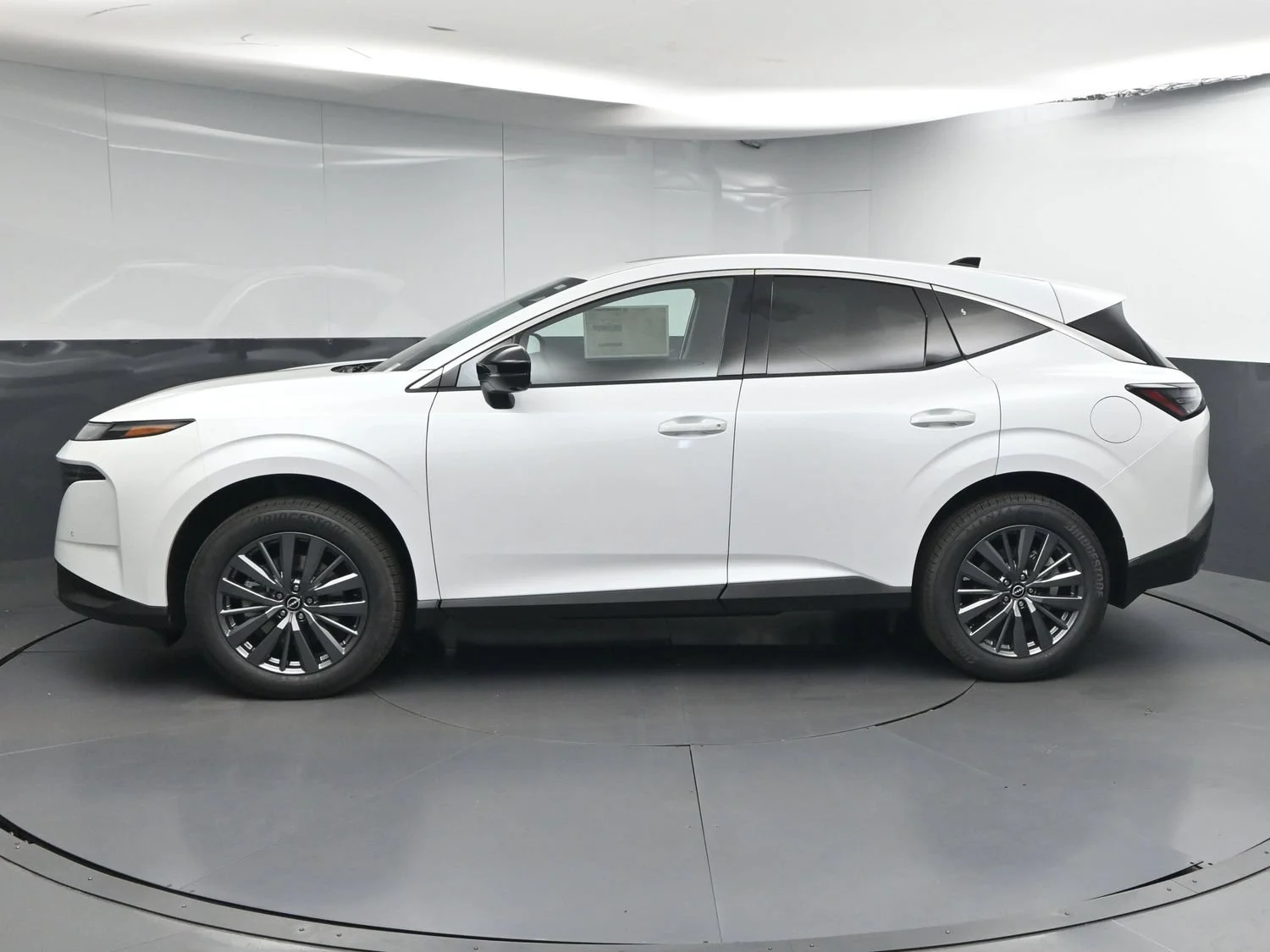 New 2026 Everest White Pearl TriCoat Nissan SL image 4