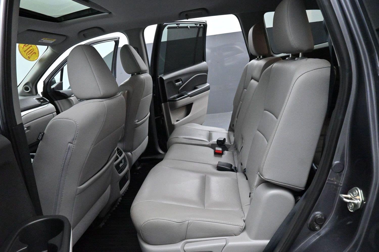 Used 2019 Modern Steel Metallic Honda EX-L image 31