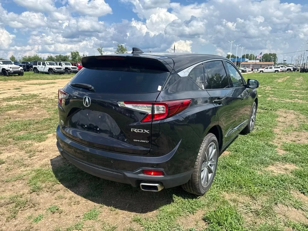 Used 2023  Acura w/Technology Package image 5