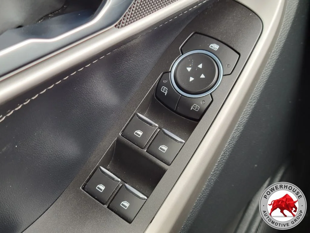 Used 2021 Blue Ford XLT image 28