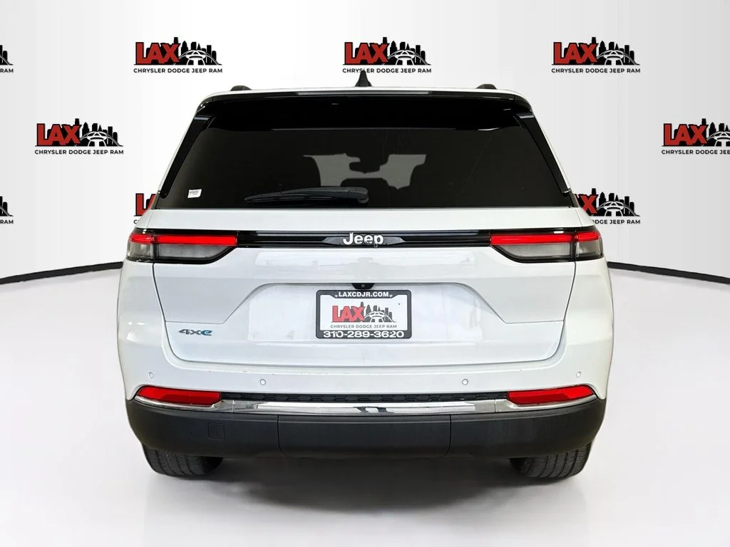 Used 2022 White Jeep 4xe image 6