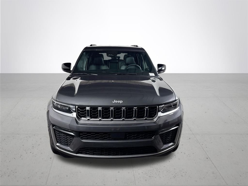 New 2026 Baltic Gray Metallic Clear-Coat Exterior Paint Jeep Limited image 3