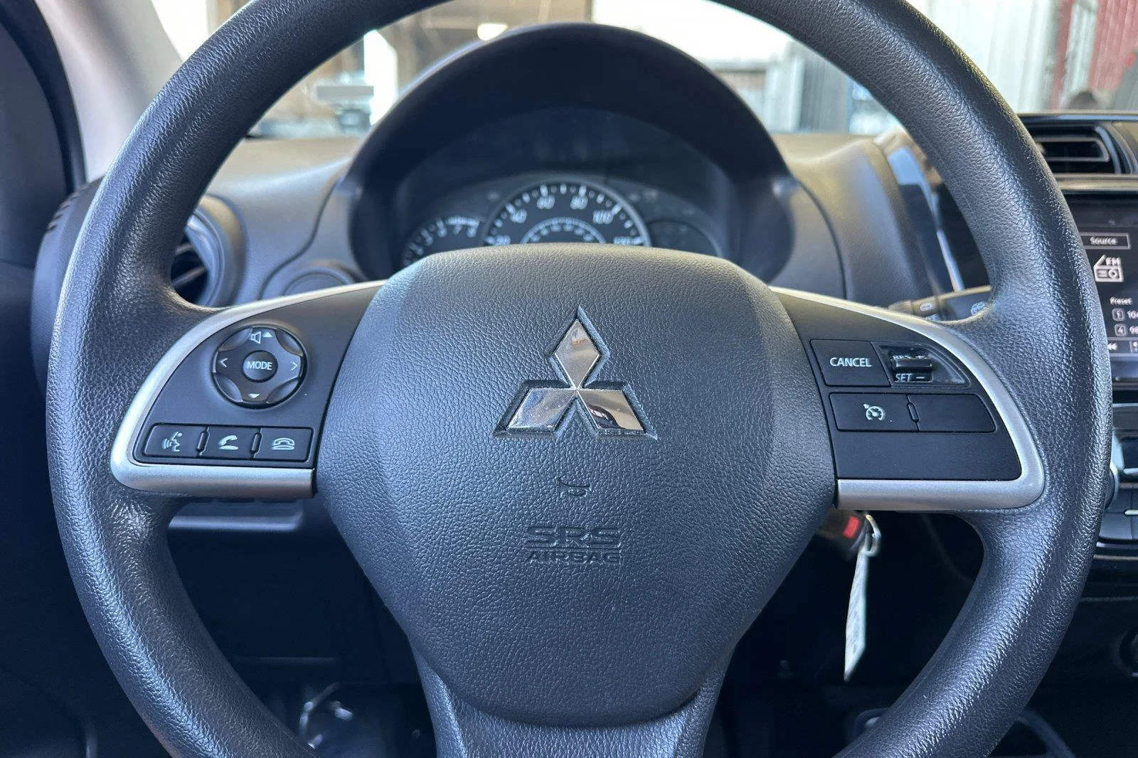 Used 2024 White Diamond Mitsubishi ES image 22