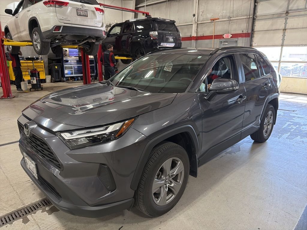 2024 Toyota RAV4 XLE AWD's photo