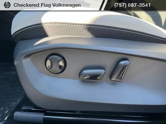 New 2026 Black Volkswagen 1.5T SE image 21