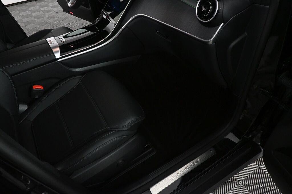 Certified Used 2025 Black Mercedes-Benz GLC 300 image 22