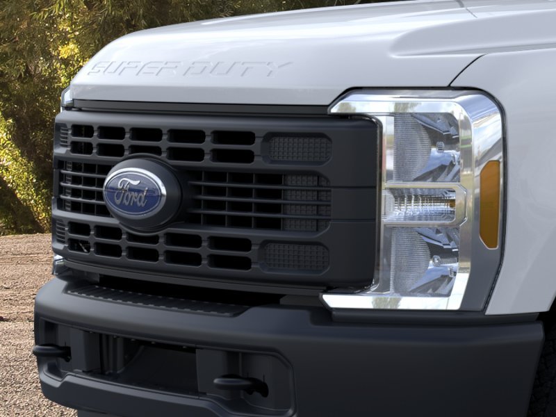 New 2025 Oxford White Ford F-350® XL image 17