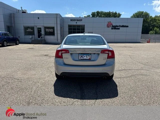 Used 2012 Silver Volvo T6 image 5