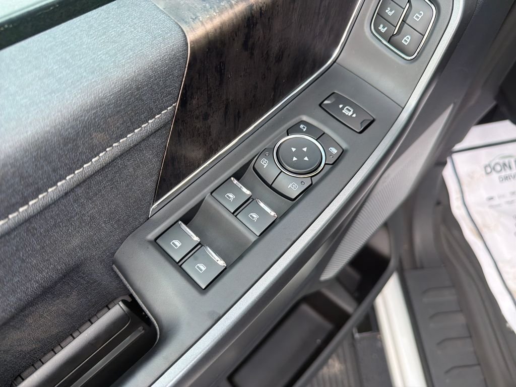 New 2026 Star White Metallic Tri-Coat Ford F-250® Lariat® image 11
