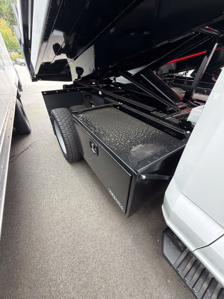 New 2026 Oxford White Ford F-550® XL image 4