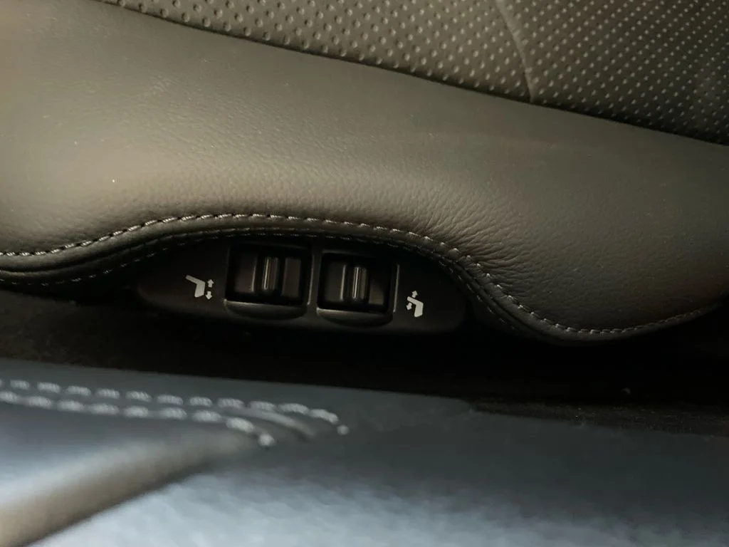 New 2026 Boulder Gray Pearl / Super Black Two-tone Nissan Performance image 23