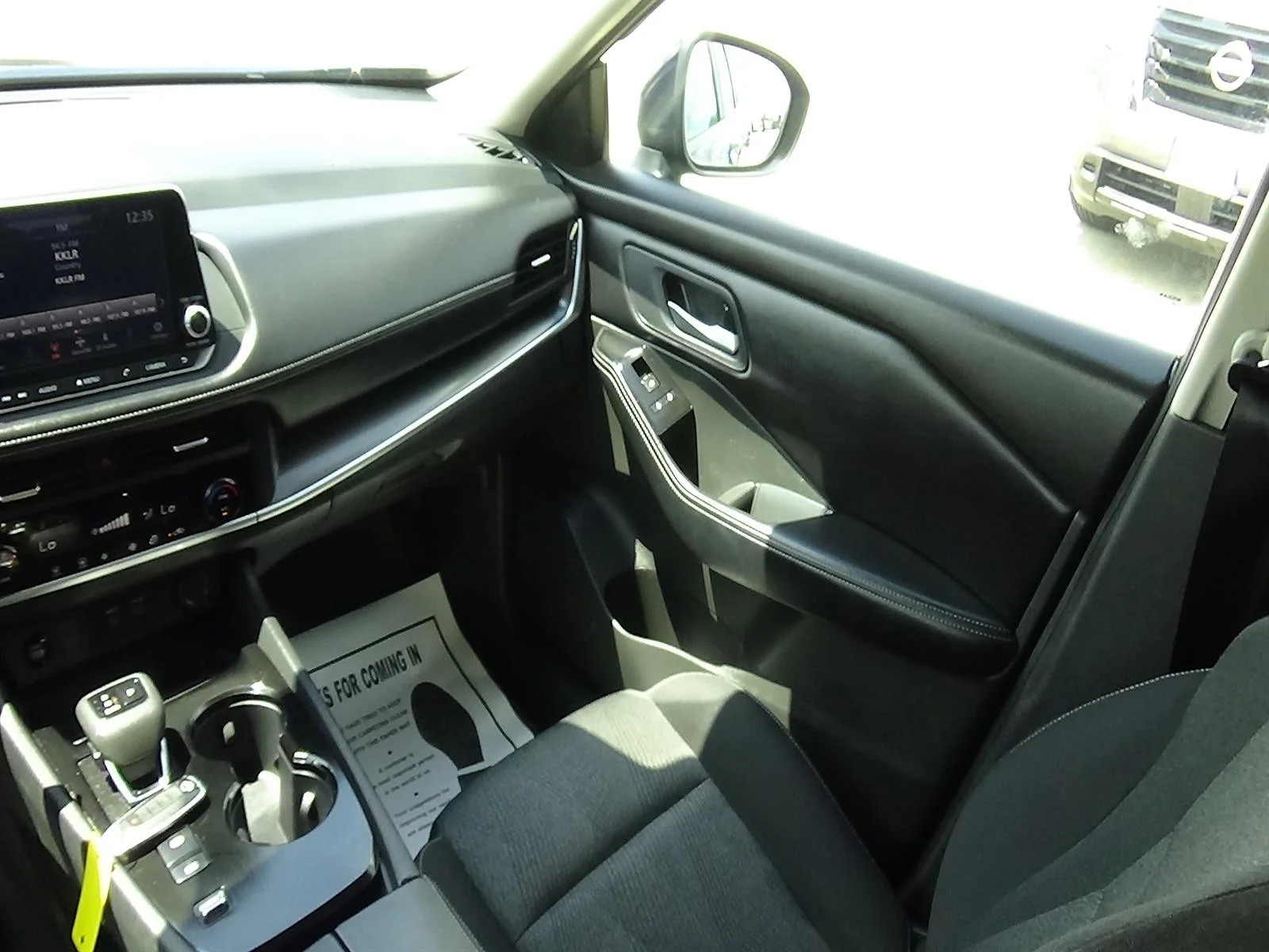Used 2025 Deep Ocean Blue Pearl (rcj) Nissan SV image 13
