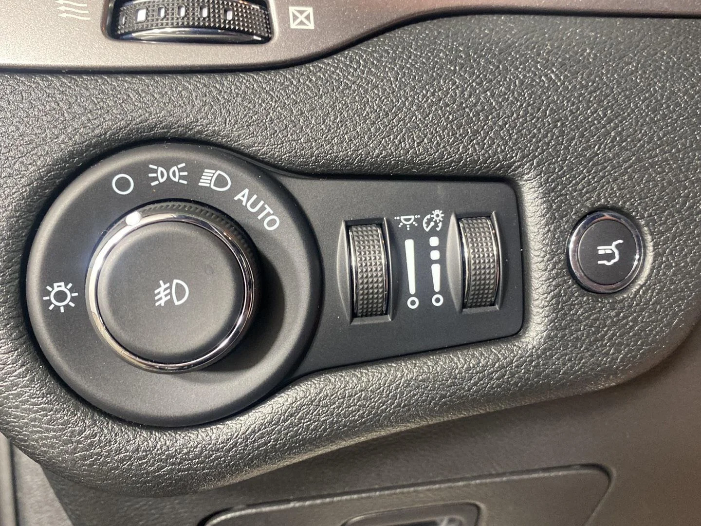 Used 2022 Diamond Black Crystal Pearlcoat Jeep Limited image 20