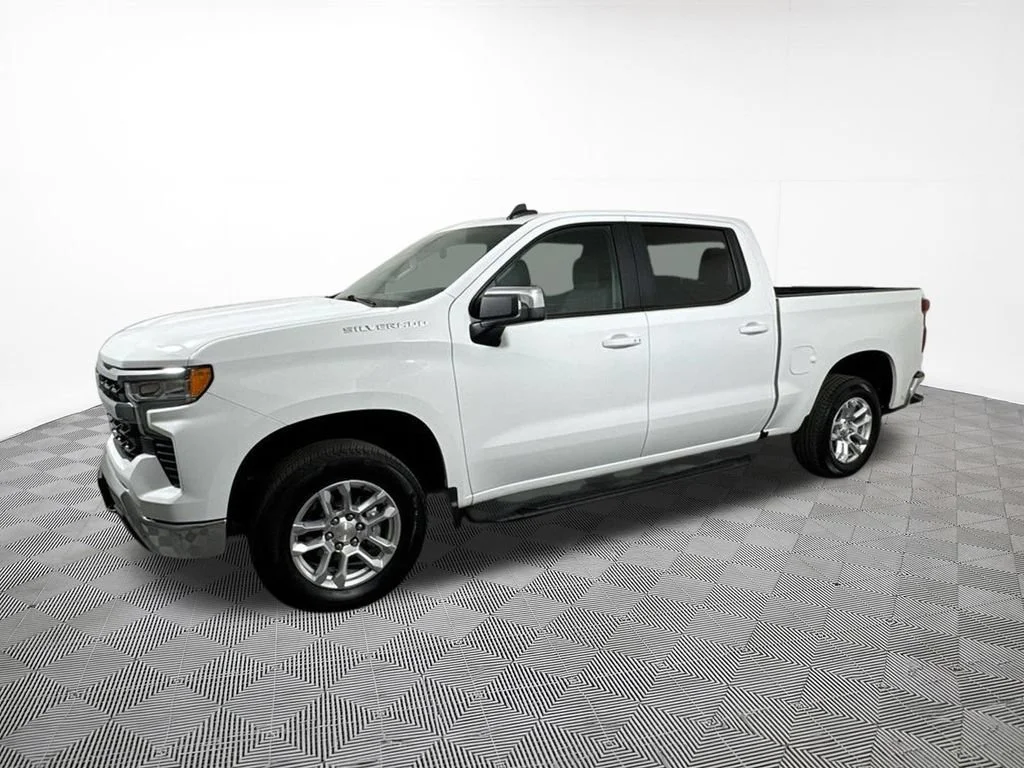 Used 2024 Chevrolet Silverado 1500 LT with VIN 3GCUDDED2RG138656 for sale in Hastings, Minnesota
