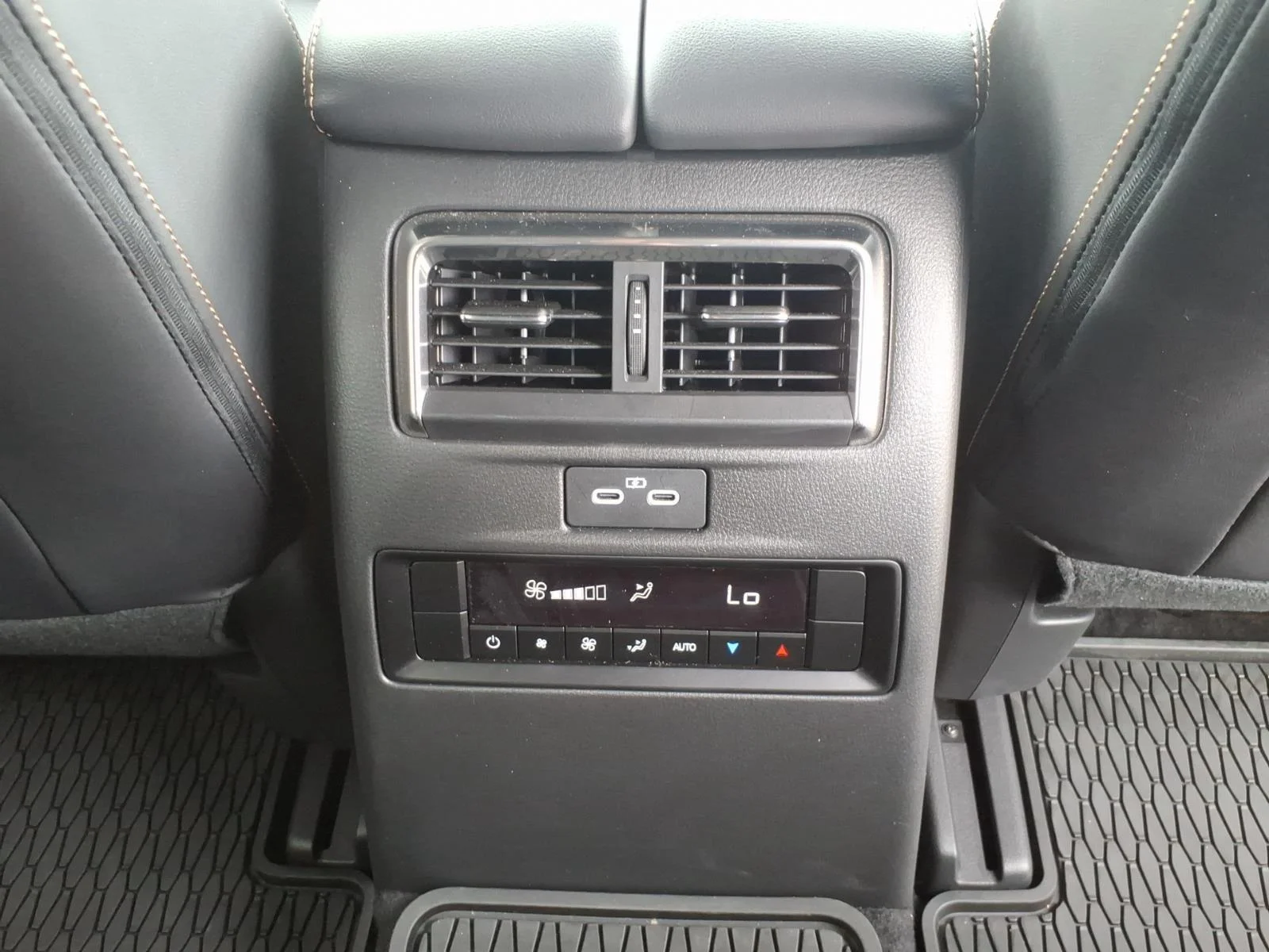 Used 2024 Rhodium White Premium Mazda 3.3 Turbo S Premium image 22