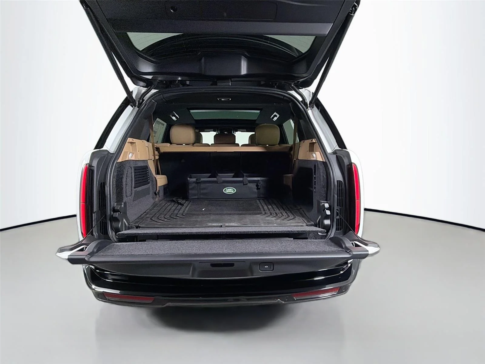 2025 Land Rover Range Rover SE - Photo 24