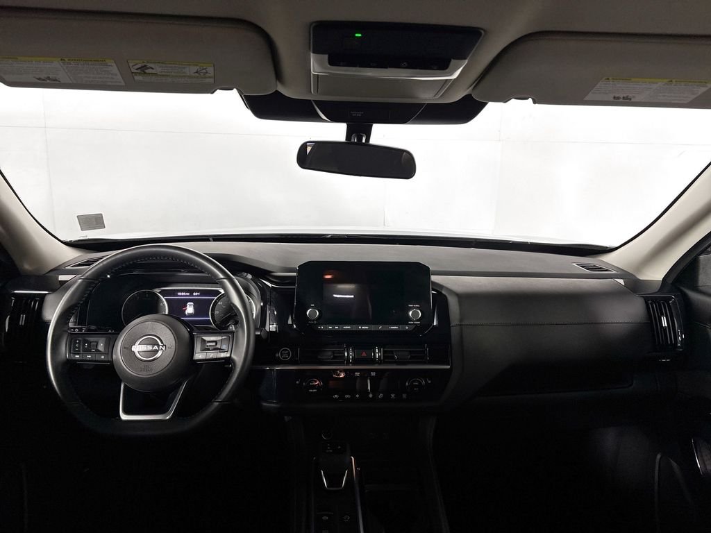 Used 2022 Gray Nissan SV image 12
