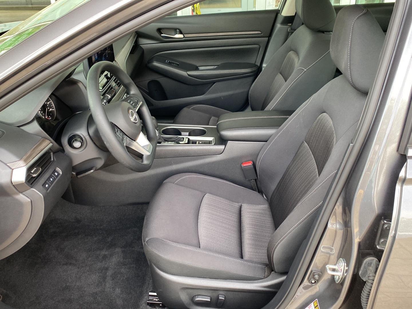 Certified Used 2025 Gun Metallic Nissan SV image 19