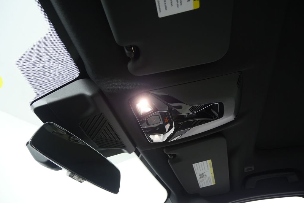 Used 2026 Alpine White BMW xDrive28i image 18