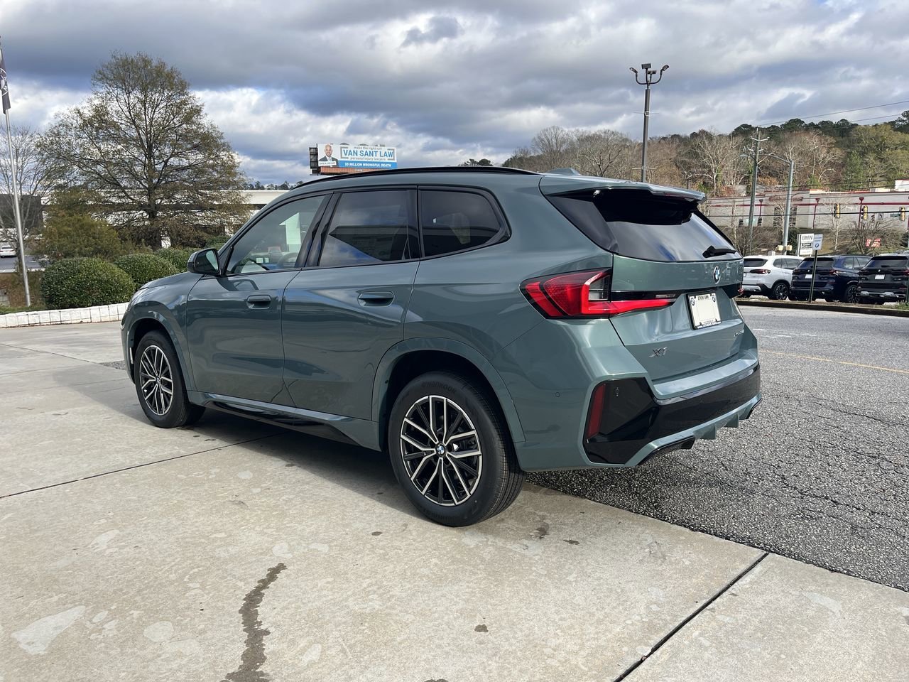 Used 2026 Cape York Green Metallic BMW xDrive28i image 6