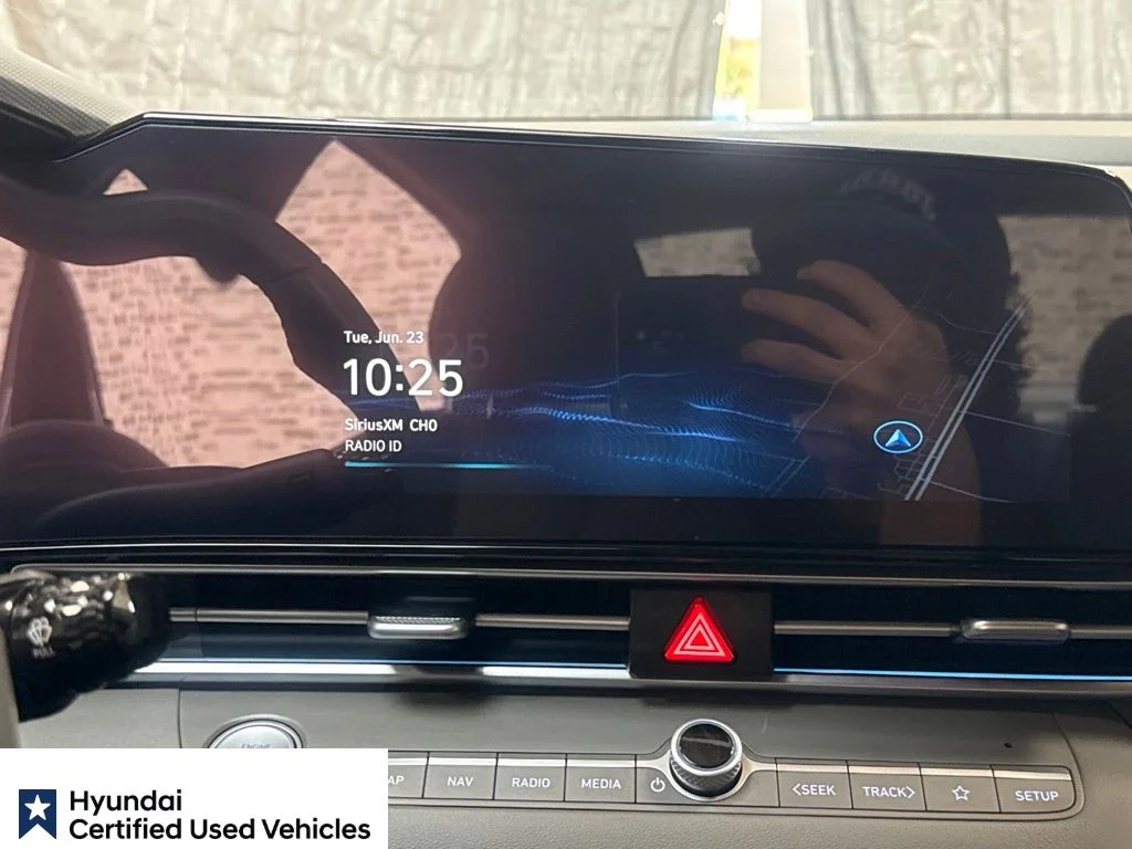 Certified Used 2025 Fluid Metal Hyundai SEL Convenience image 22