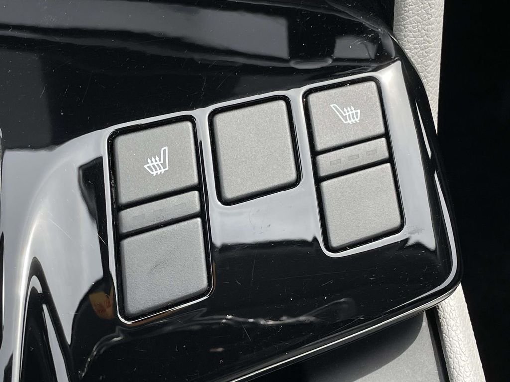 Used 2024 Gravity Gray Kia EX image 22