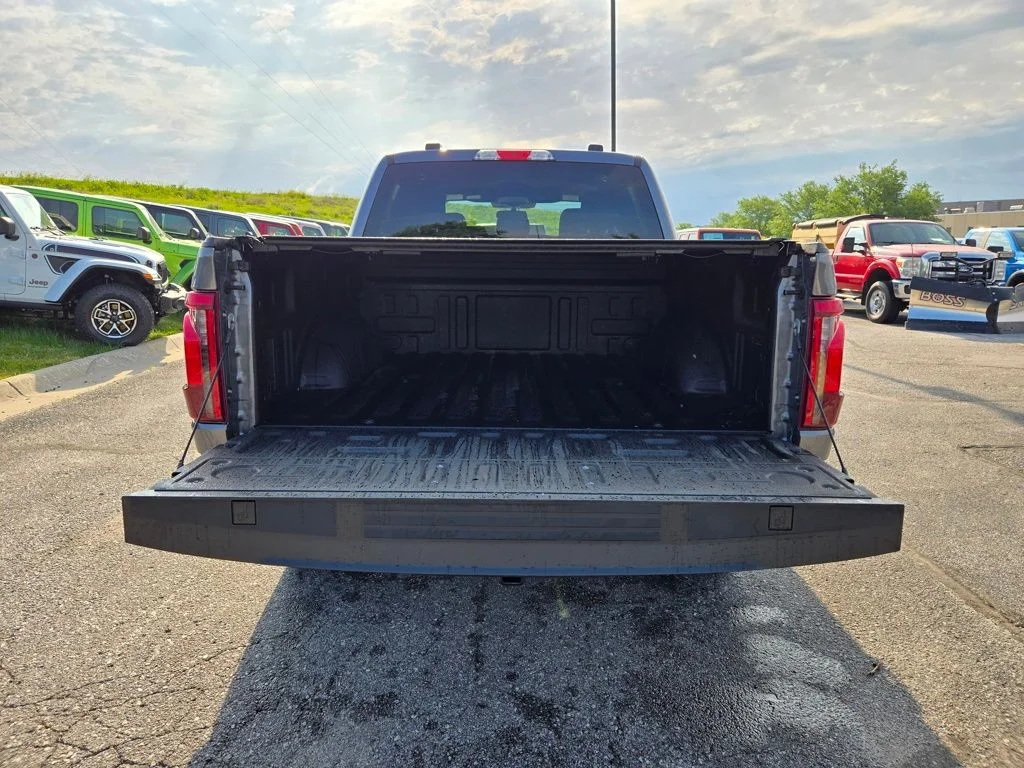 Used 2024 Gray Ford XLT image 30