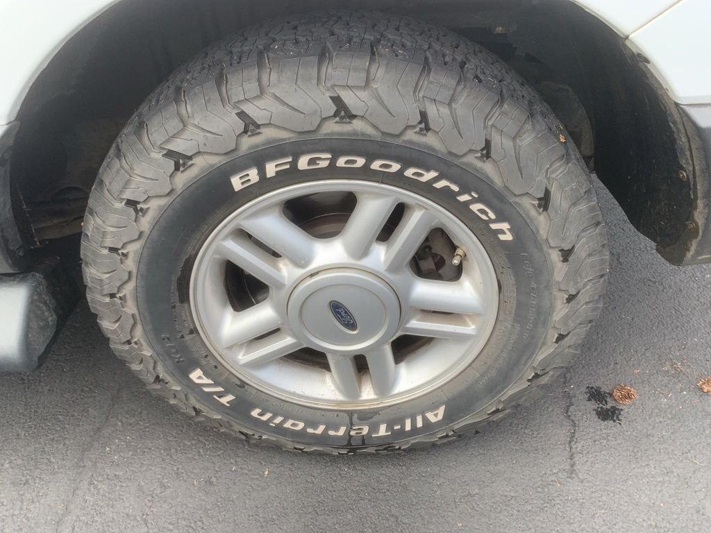 Used 2004 White Ford XLT image 7